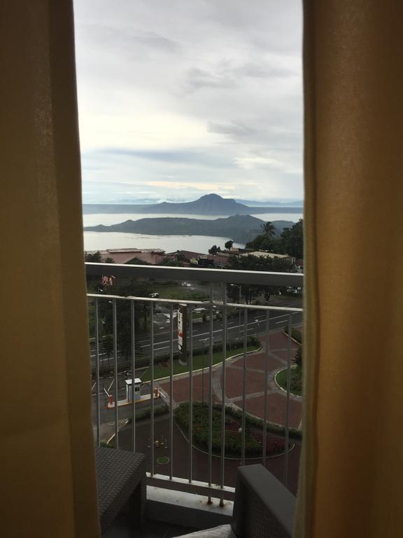 Ron'S Condo Overlooking The Lake Tagaytay City Εξωτερικό φωτογραφία